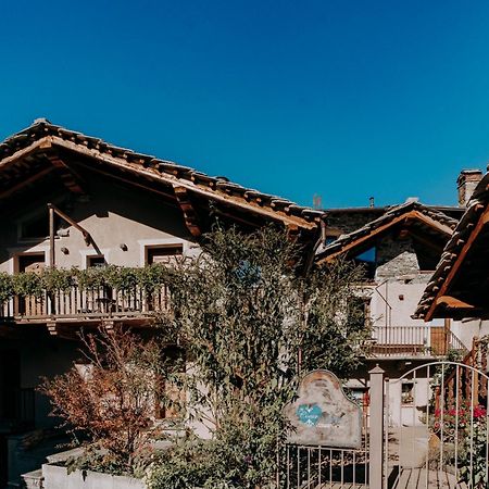 Au Coeur Du Village Chambres D'Hotes & Spa Arnad Esterno foto