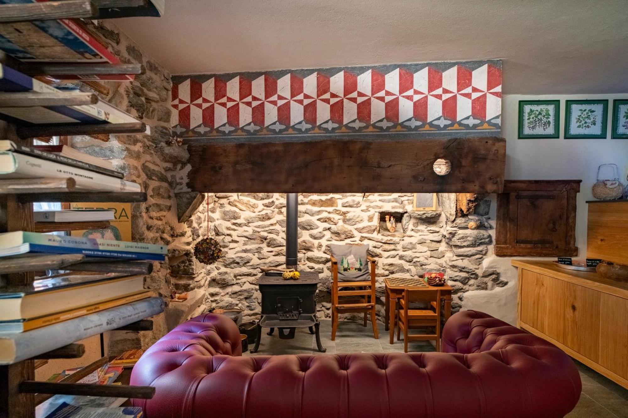 Au Coeur Du Village Chambres D'Hotes & Spa Arnad Esterno foto