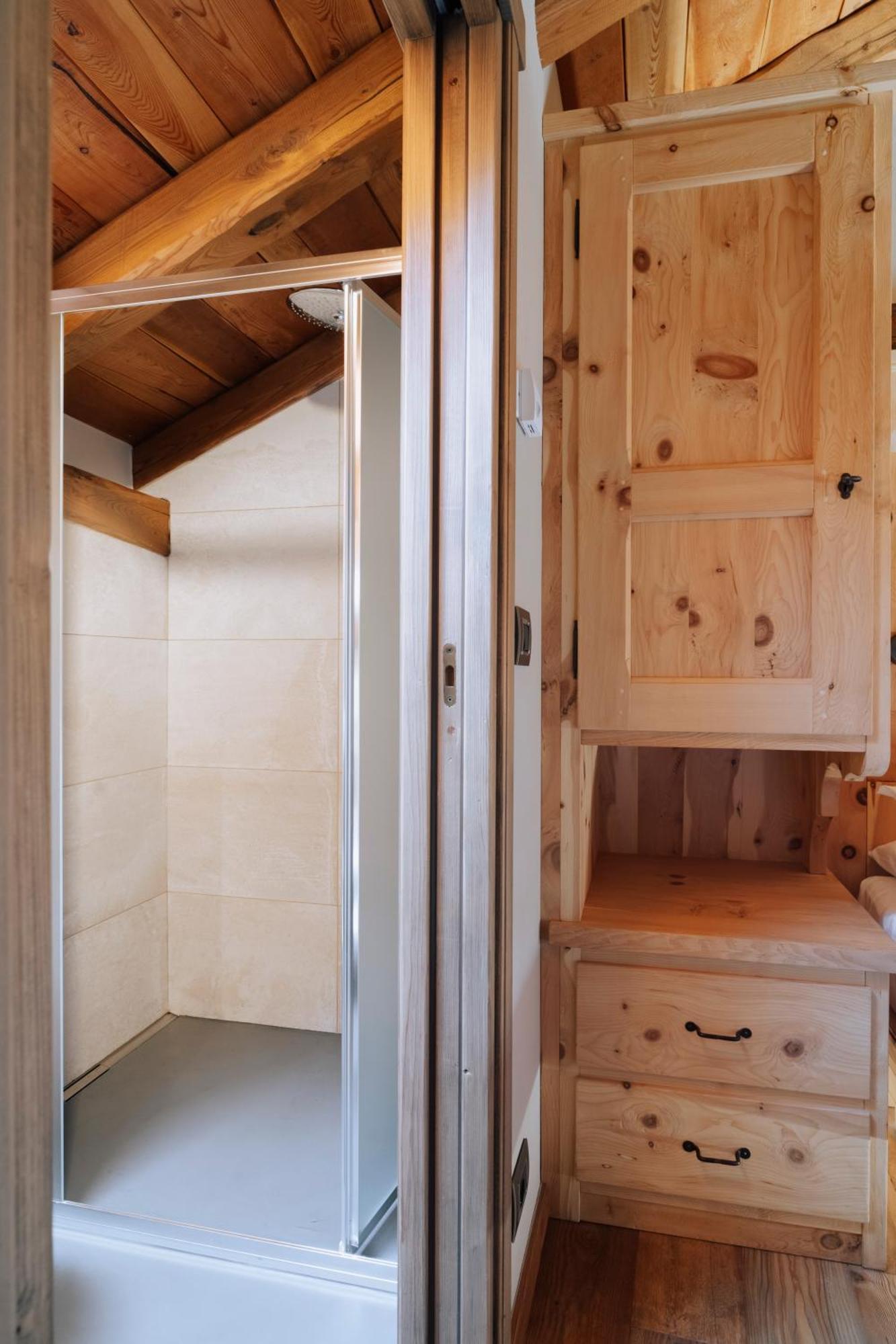 Au Coeur Du Village Chambres D'Hotes & Spa Arnad Esterno foto