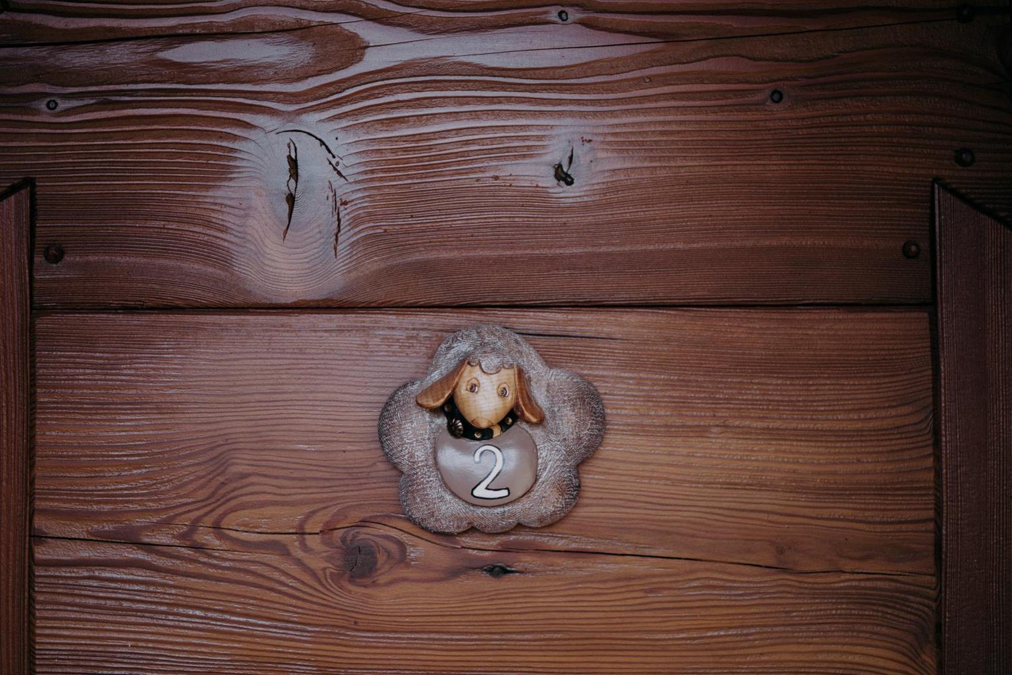 Au Coeur Du Village Chambres D'Hotes & Spa Arnad Esterno foto