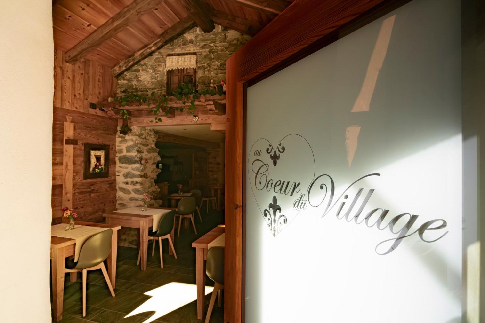 Au Coeur Du Village Chambres D'Hotes & Spa Arnad Esterno foto