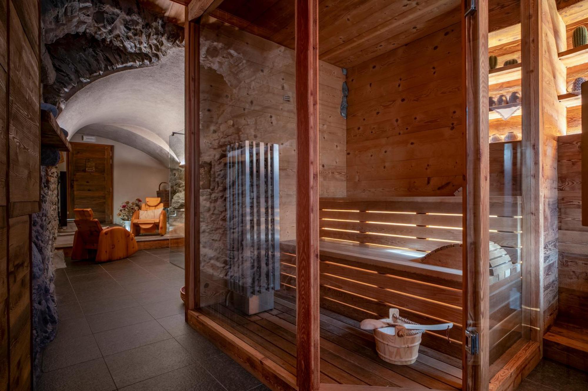 Au Coeur Du Village Chambres D'Hotes & Spa Arnad Esterno foto